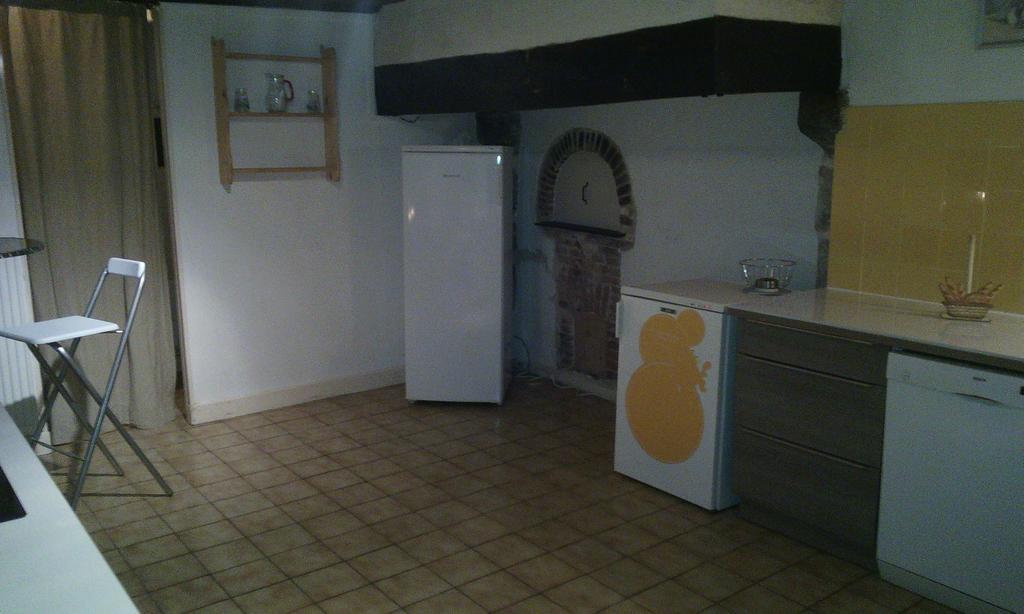 Le Chateau De La Brosse Bed and Breakfast Brinay  Rum bild