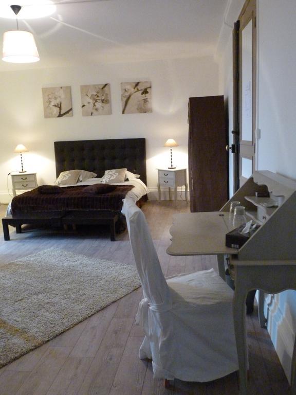 Le Chateau De La Brosse Bed and Breakfast Brinay  Exteriör bild