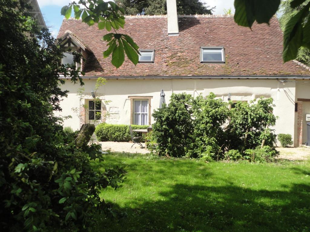 Le Chateau De La Brosse Bed and Breakfast Brinay  Rum bild