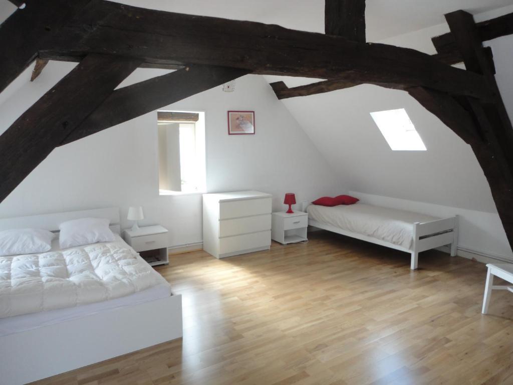 Le Chateau De La Brosse Bed and Breakfast Brinay  Rum bild